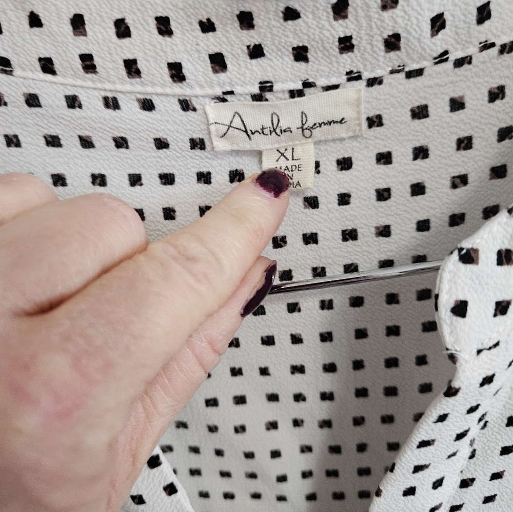 Antilia Femme V neck black/white sleeveless blouse Size XL - Picture 7 of 7